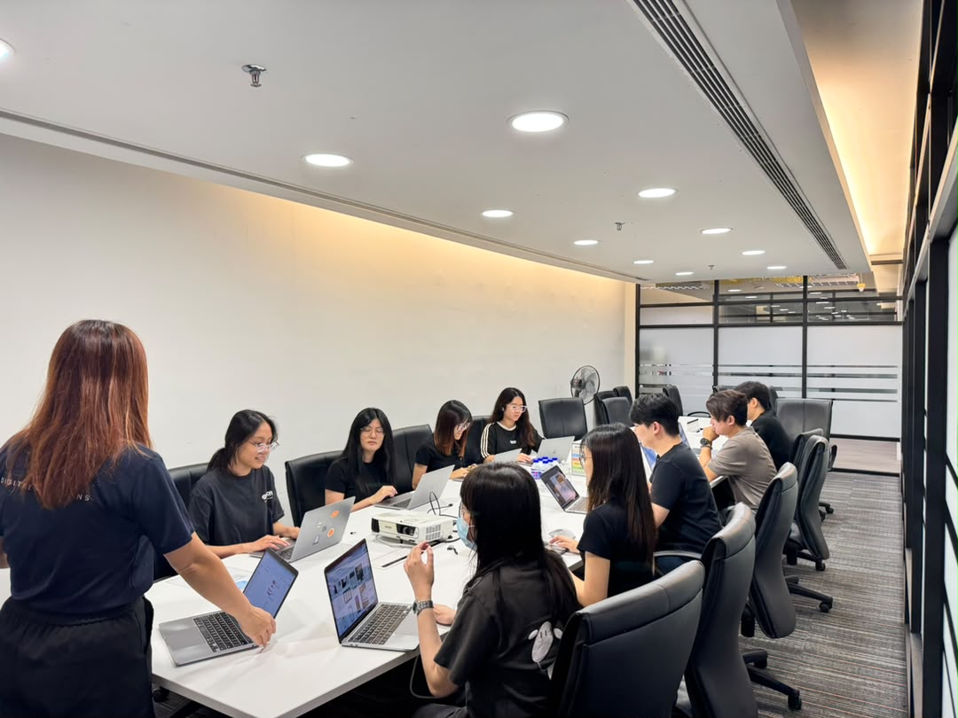 Collaboration and meeting space at Agmo HQ